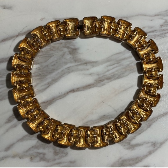 Gold-toned Heavy Chocker Necklace - Picture 3 of 3